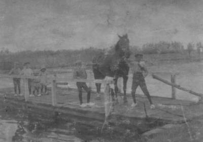 2020-06-22-vergeten-polder-5-foto-van-pontje-vermoedelijk-genomen-vanaf-oostvlietweg-juni-1916