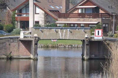 2025-08-08-brug-over-de-jan-bakkersloot-in-de-oostvlietweg-in-recreatiegebied-vlietland-06